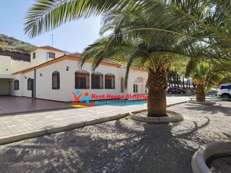 Country House for Sale in Las Tres Villas, Almeria 4
