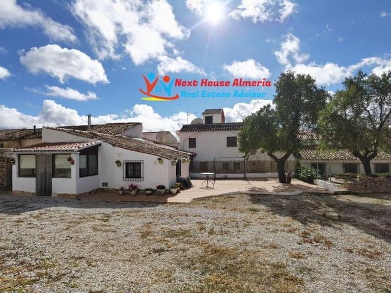 Country House for Sale in Cúllar, Granada 2