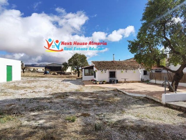Country House for Sale in Cúllar, Granada 4