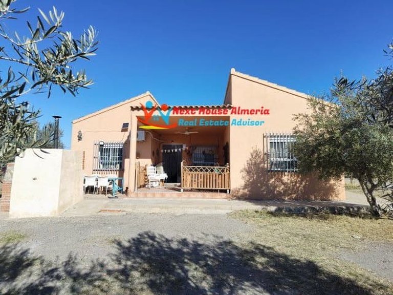 Country House for Sale in Tabernas, Almeria 1