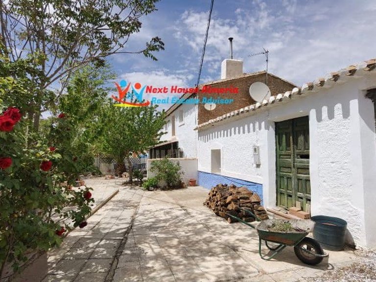 Country House for Sale in Cúllar, Granada 2