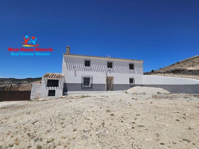 Country House for Sale in Vélez-blanco, Almeria 1