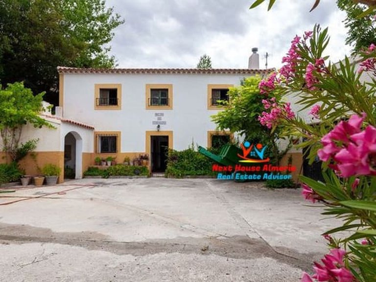 Country House for Sale in Vélez-blanco, Almeria 1