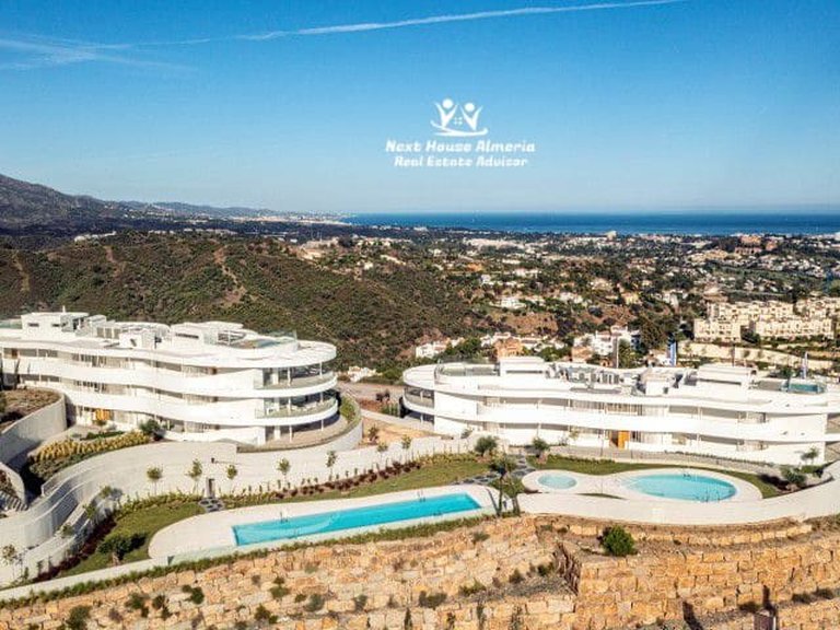 Apartment for Sale in La Quinta, Malaga 5