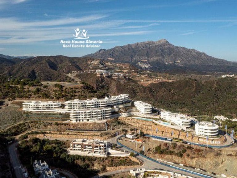 Apartment for Sale in La Quinta, Malaga 30