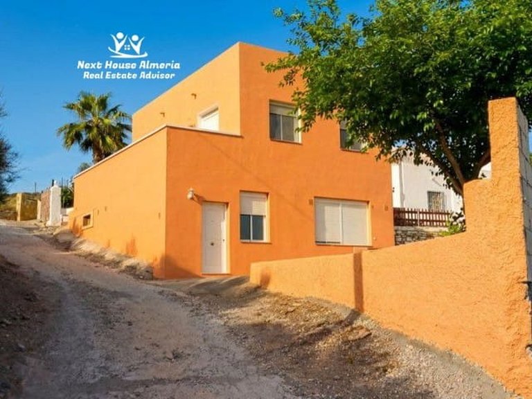 Country House for Sale in Cantoria, Almeria 1