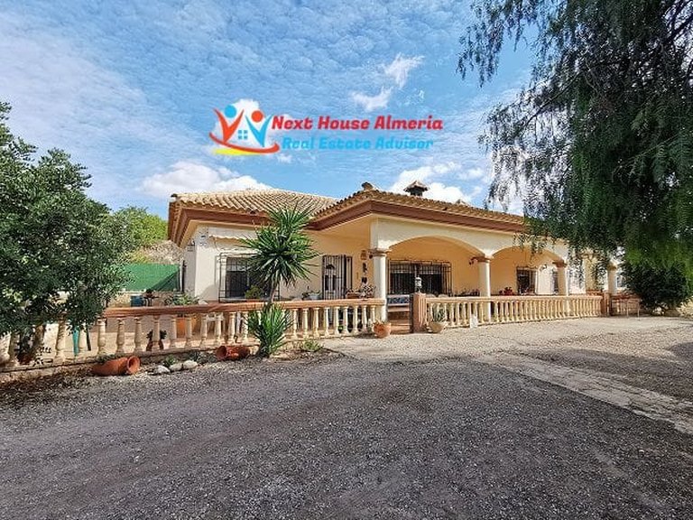 Country House for Sale in Los Gallardos, Almeria 1