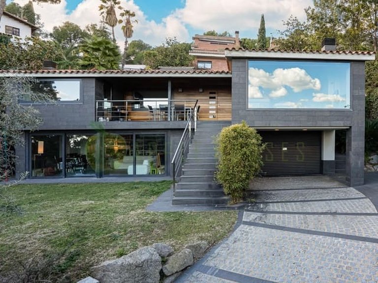 Villa for Sale in Premià De Dalt Barcelona 4