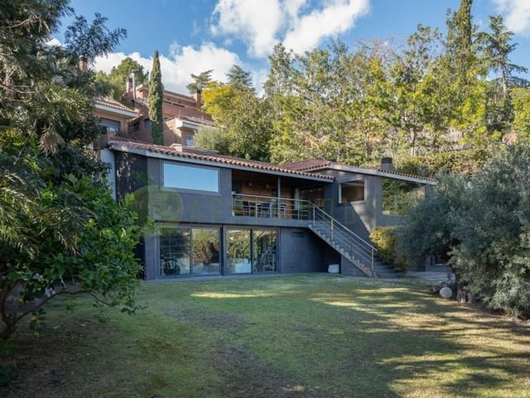 Villa for Sale in Premià De Dalt Barcelona 30