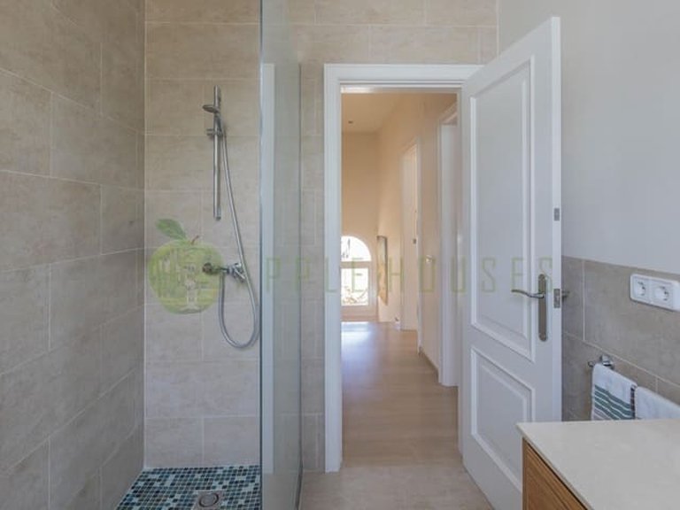 Villa for Sale in Sitges Barcelona 37