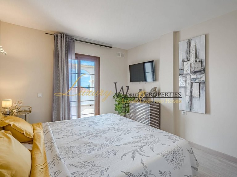 Apartment for Sale in Costa Adeje, Tenerife, España 7