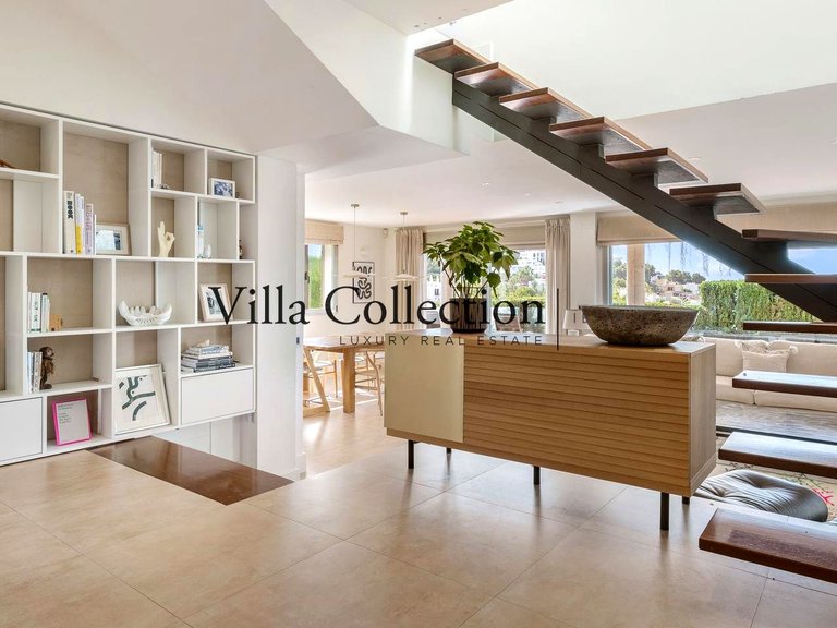 Villa for Weekly Rent in Cap Martinet, Balearic Islands 6
