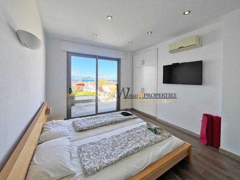 Villa for Sale in Playa De La Arena, Tenerife, España 17