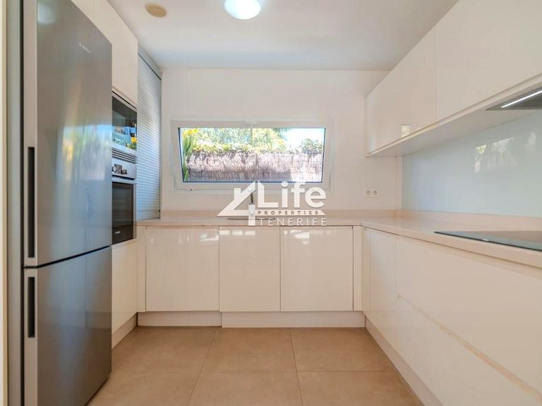 Villa for Sale in Playa Paraiso, Adeje 14