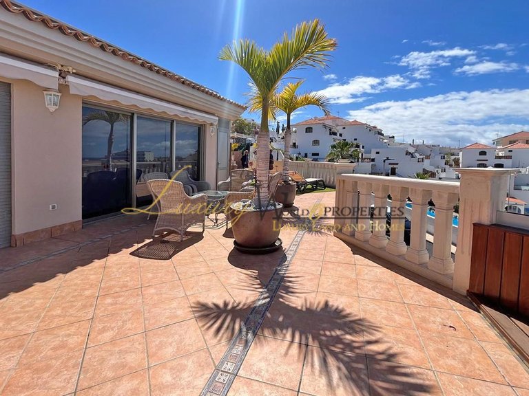Villa for Sale in Playa De La Arena, Tenerife, España 8