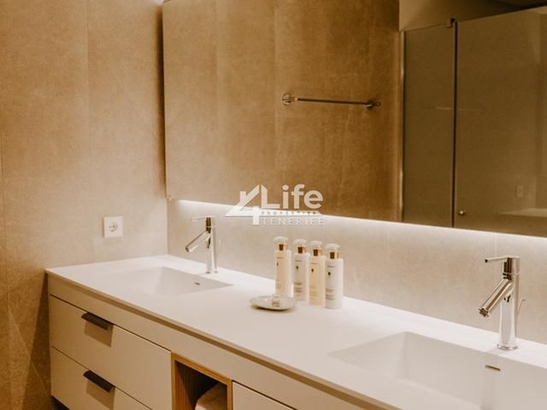 Town House for Sale in Adeje, Tenerife 32