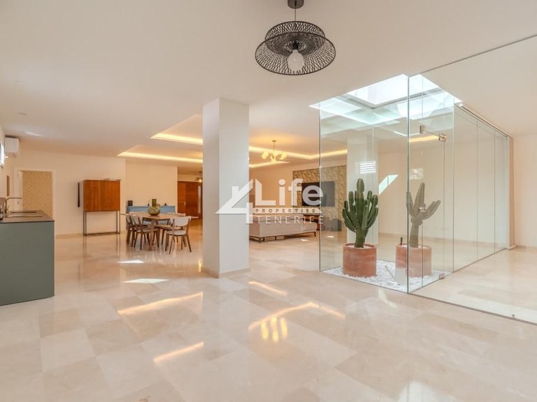 Villa for Sale in Costa Adeje, Adeje 46