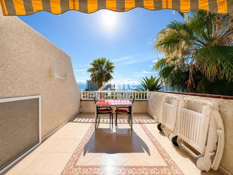 Apartment for Sale in Acantilados De Los Gigantes, Tenerife 16