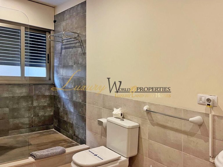 Villa for Sale in Playa De La Arena, Tenerife, España 18