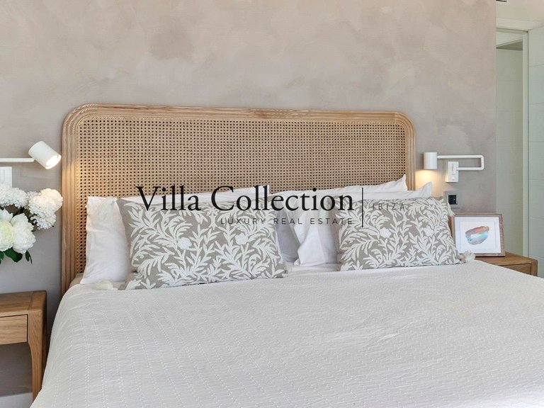 Villa for Weekly Rent in Cap Martinet, Balearic Islands 21