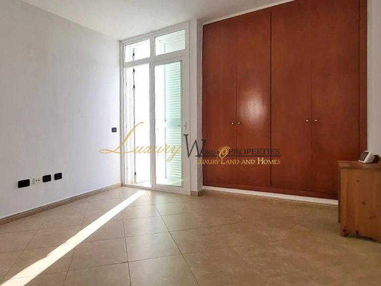 Villa for Sale in Costa Adeje, Tenerife, España 18