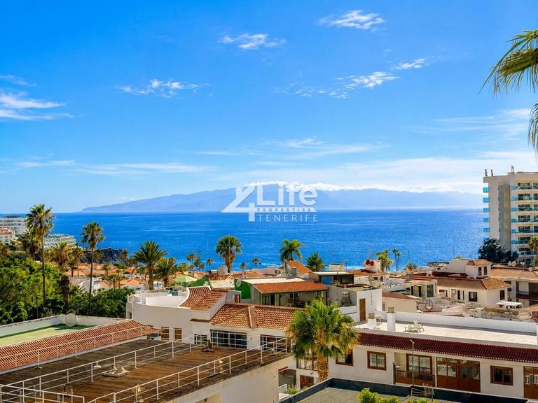 Apartment for Sale in Acantilados De Los Gigantes, Tenerife 2