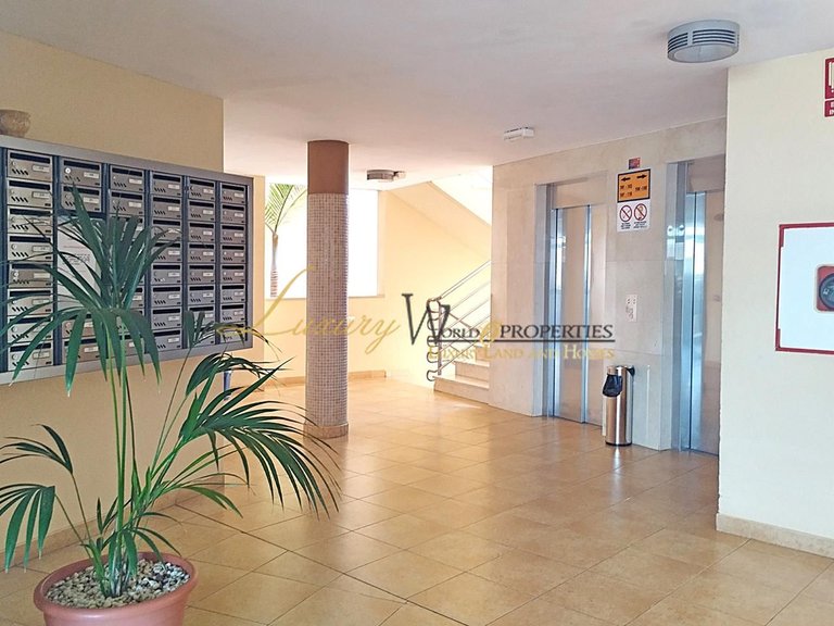 Apartment for Sale in Playa Paraiso, Tenerife, España 19