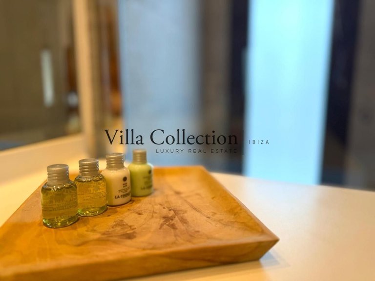 Villa for Rent in Santa Eulalia Del Rio, Islas Balerares 28