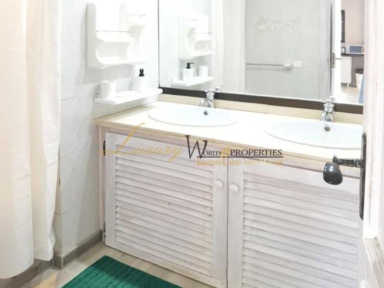 Apartment for Sale in Playa Paraiso, Tenerife, España 13