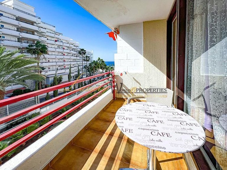 Apartment for Sale in Playa De Las Americas, Tenerife, España 2