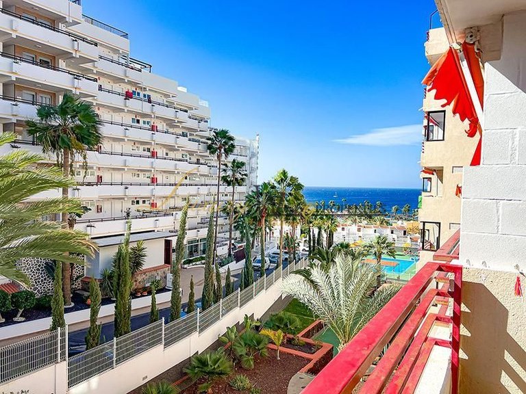 Apartment for Sale in Playa De Las Americas, Tenerife, España 1