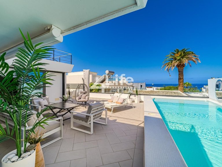 Villa for Sale in Costa Adeje, Adeje 2