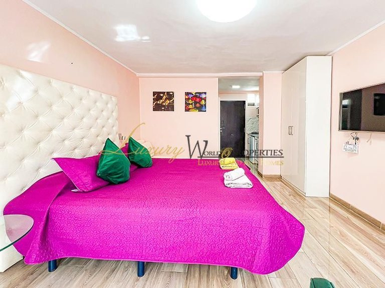 Apartment for Sale in Playa De Las Americas, Tenerife, España 11