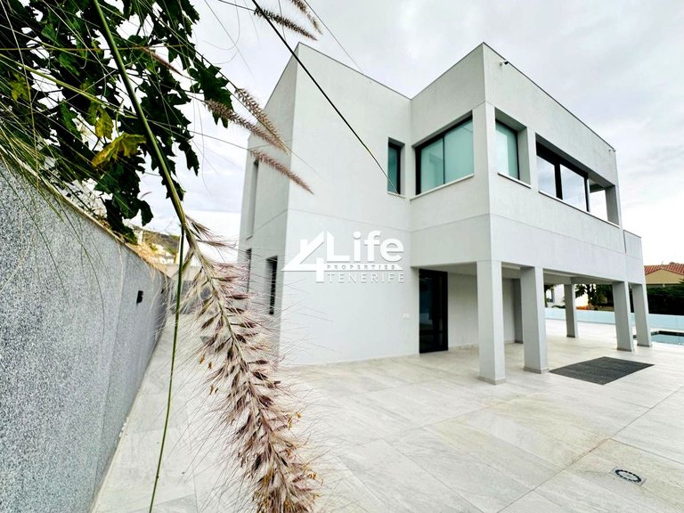 Villa for Sale in Costa Adeje, Adeje 21