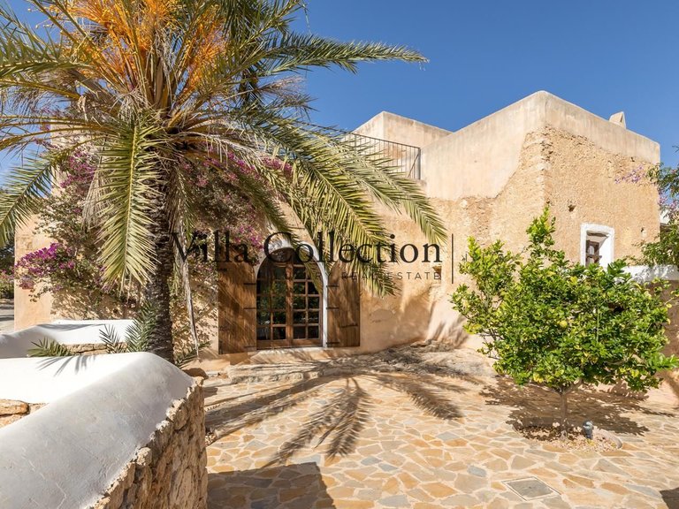 Villa for Sale in Sant Josep De Sa Talaia, Balearic Islands 2