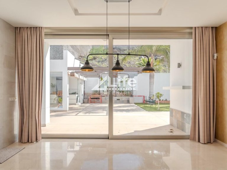 Villa for Sale in Costa Adeje, Adeje 15