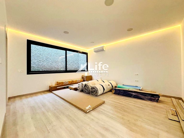 Villa for Sale in Costa Adeje, Adeje 24