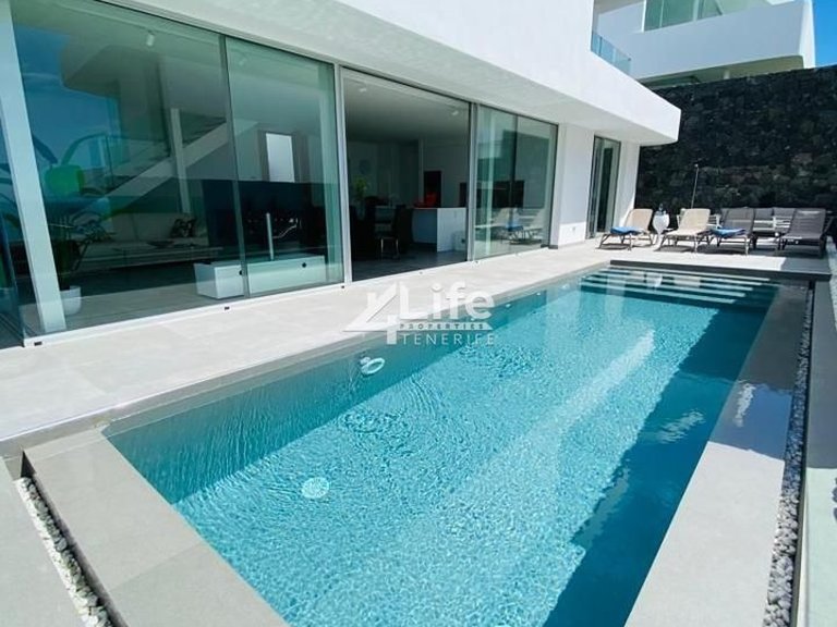 Villa for Sale in Costa Adeje, Adeje 4