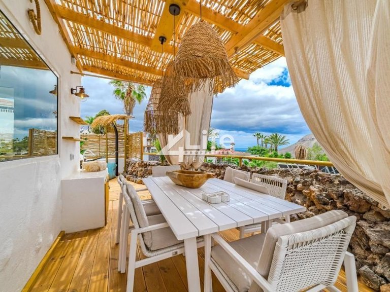 Villa for Sale in Chayofa, Arona 1
