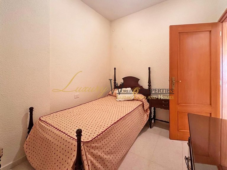 Villa for Sale in Guia De Isora, Tenerife, España 15