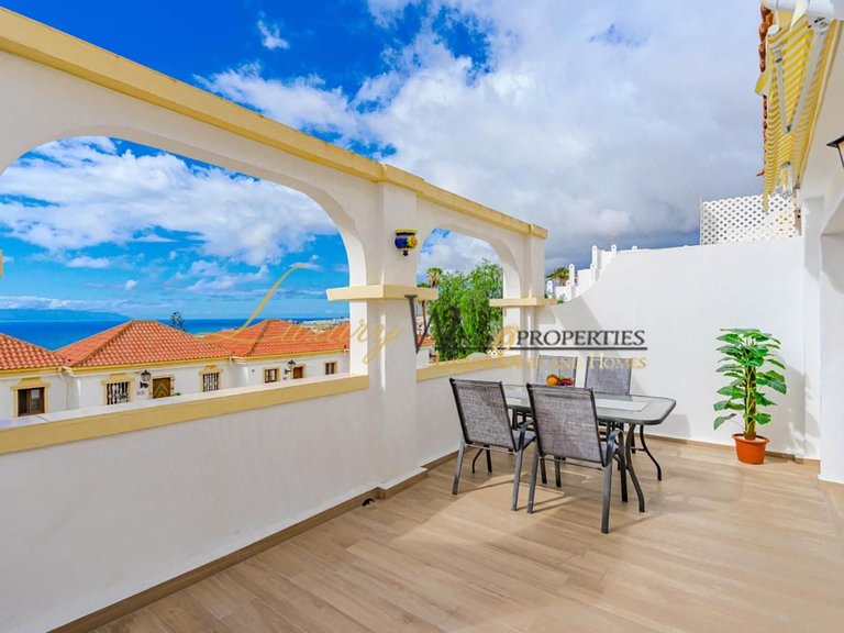 Apartment for Sale in Costa Adeje, Tenerife, España 1