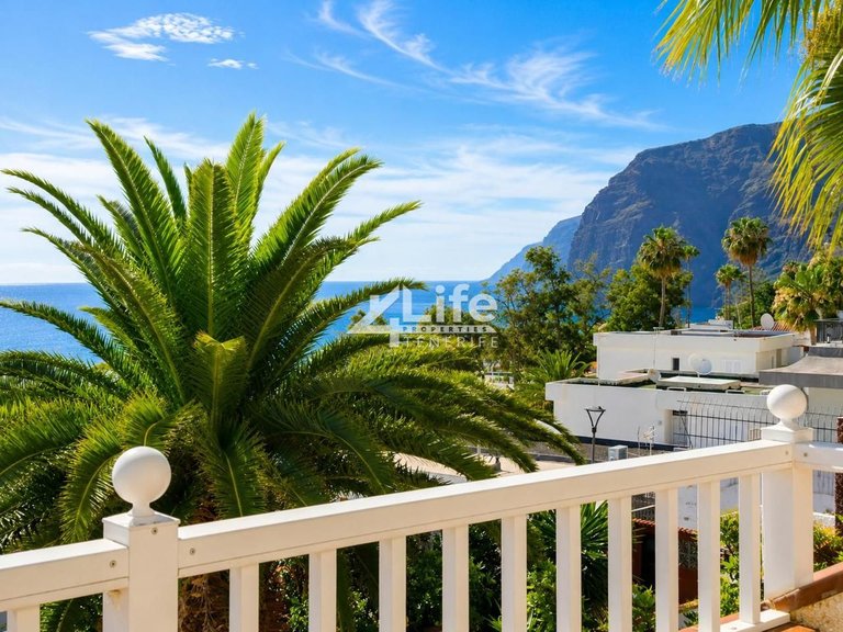 Apartment for Sale in Acantilados De Los Gigantes, Tenerife 4