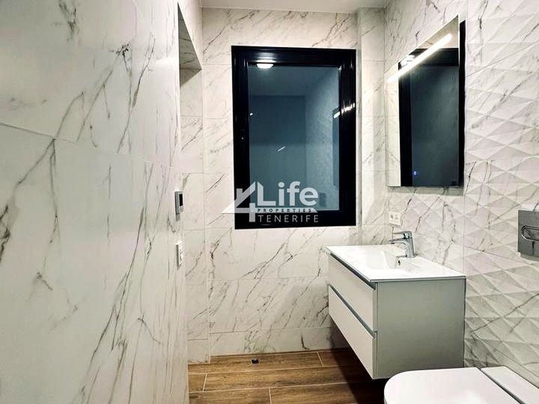 Villa for Sale in Costa Adeje, Adeje 28