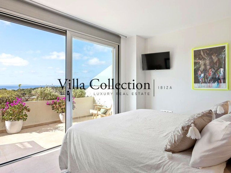 Villa for Weekly Rent in Cap Martinet, Balearic Islands 35