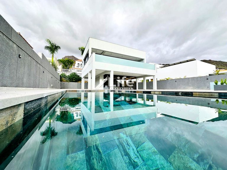 Villa for Sale in Costa Adeje, Adeje 2