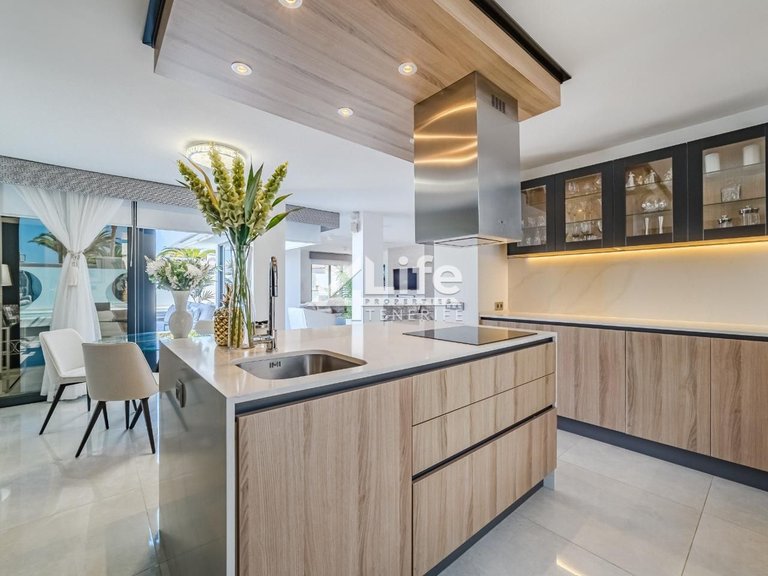 Villa for Sale in Costa Adeje, Adeje 20