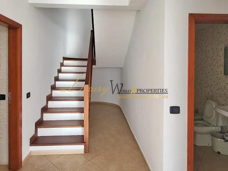 Villa for Sale in Costa Adeje, Tenerife, España 14