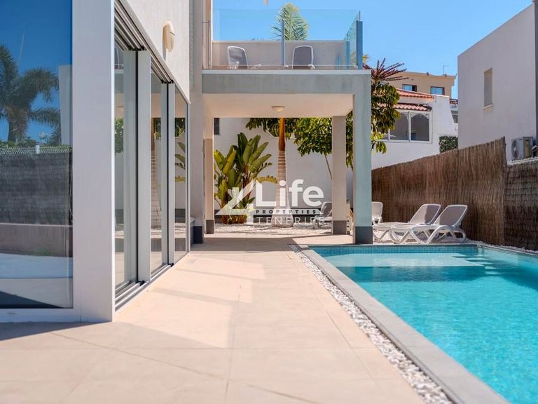 Villa for Sale in Playa Paraiso, Adeje 2