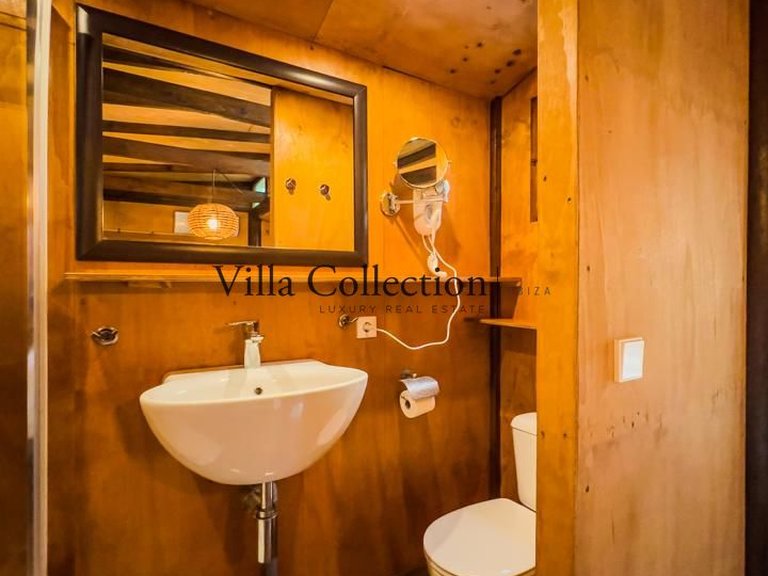 Villa for Sale in Santa Eulalia Del Rio, Balearic Islands 43