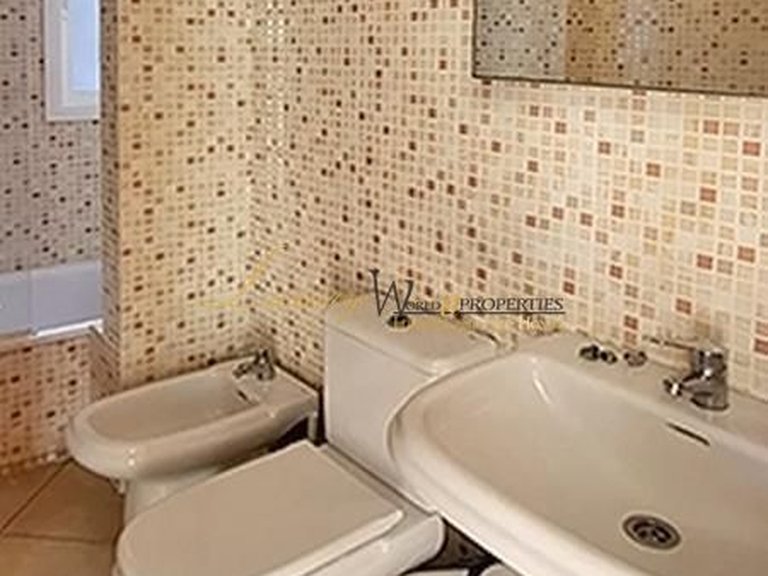 Villa for Sale in Costa Adeje, Tenerife, España 12